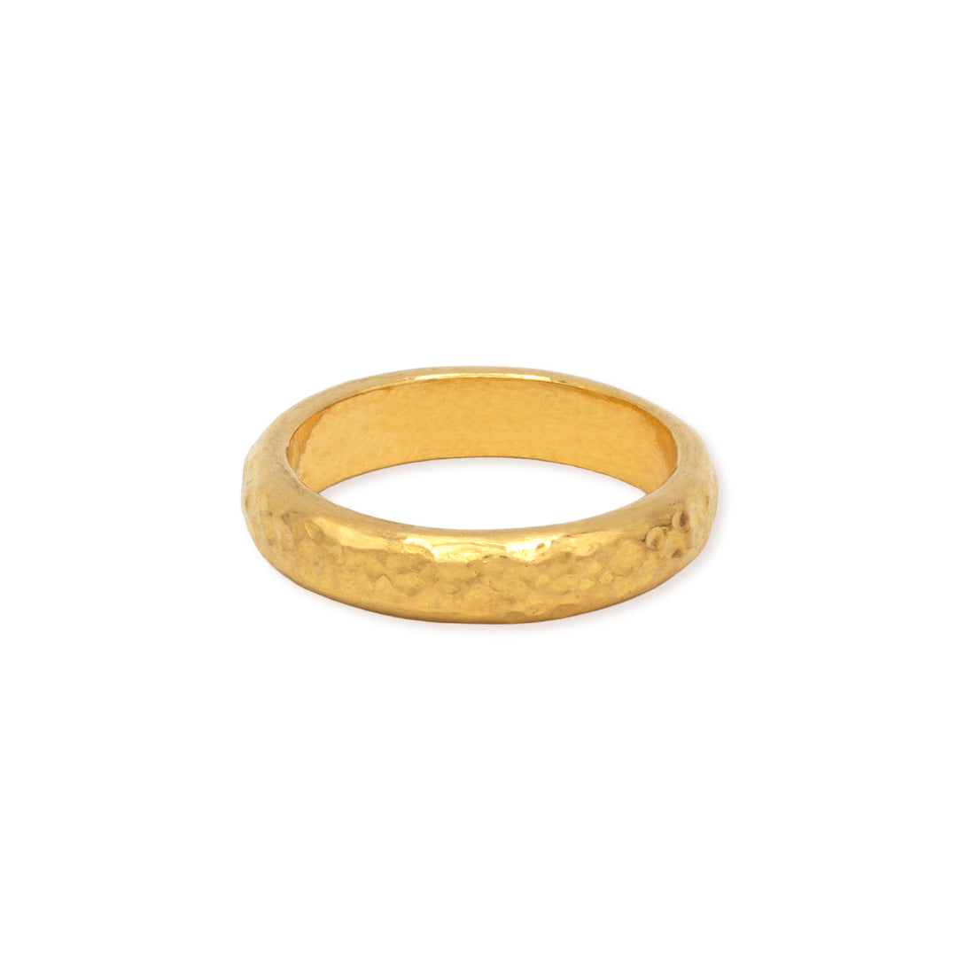 24k hammered band 5mm wide on white background